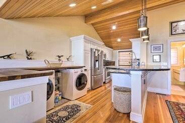 Waterfront Retreat W/ Deck ~ 7 Mi To Boston!