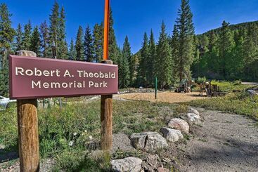 4 Mi To Breck Slopes: A Frame Cabin W/ Hot Tub!