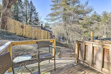 Carefree Cottage  < 6 Mi To Downtown Asheville!
