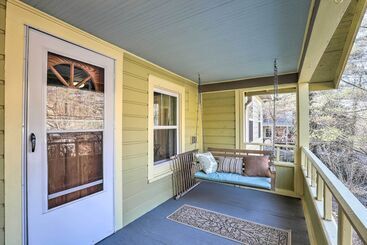Carefree Cottage  < 6 Mi To Downtown Asheville!