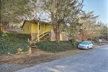Carefree Cottage  < 6 Mi To Downtown Asheville!