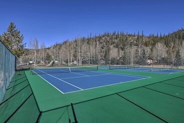 Resort Perks & Mtn Views: Breckenridge Cabin!