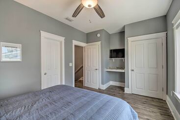 کلبه Sunny Gulf Shores Retreat W/ Deck: Walk To Beach!