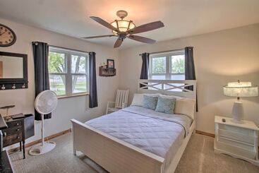 بيت ريفى Bright Shawano Lake Oasis   Walk To Boat Launch!