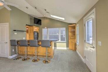 Central Cleveland Gem W/ Direct Skyline View!