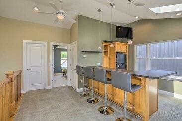 Central Cleveland Gem W/ Direct Skyline View!