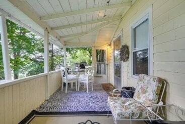 Charming Danbury Cottage W/ Lake Kenosia Access!
