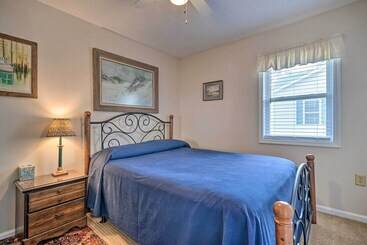 コテージ Cozy Oak Island House < 1 Mi To Beaches!