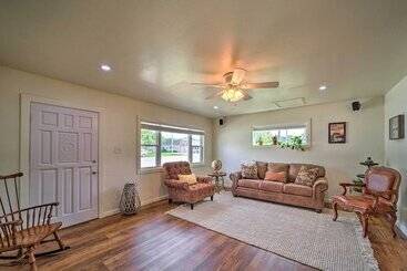 Walk To Lake: Historic Disney Home
