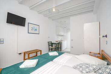 هتل Nostos Studios