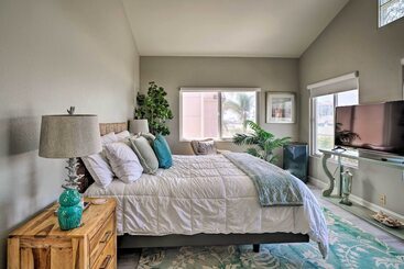 Oceanside Home W/ Rooftop Patio, Walk To Beach!