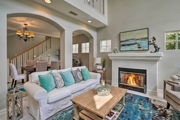 Oceanside Home W/ Rooftop Patio, Walk To Beach!