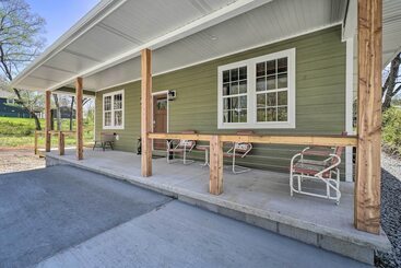 Modern Retreat W/ Deck: Walk To White River!
