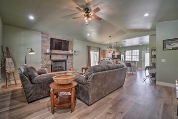 Modern Retreat W/ Deck: Walk To White River!