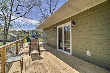 Modern Retreat W/ Deck: Walk To White River!