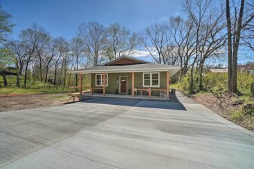 Modern Retreat W/ Deck: Walk To White River!