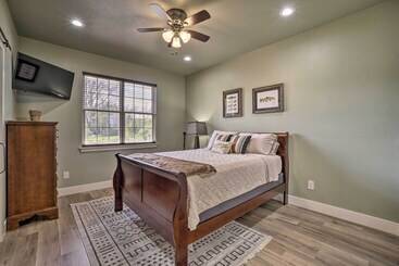 Modern Retreat W/ Deck: Walk To White River!