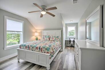קוטג'' Modern Waveland Home W/ Deck, Walk To Beach!