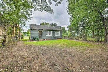 Montgomery Home W/ Porch In Prime Location!