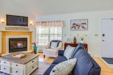 کلبه Conway Home W/ Game Room: 5 Private Beaches