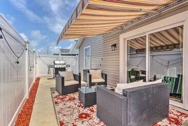 Pcb Retreat W/ Patio & Grill < 1 Mi To Beach!