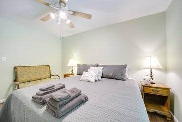 Pet Friendly Arden Retreat W/ Private Hot Tub