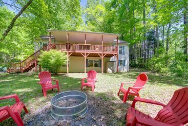 Pet Friendly Arden Retreat W/ Private Hot Tub