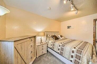 コテージ Priest Lake Apartment Near Hiking Trails!
