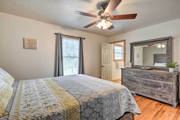 Quiet & Cozy Omaha Cabin ~ 20 Mi To Branson!