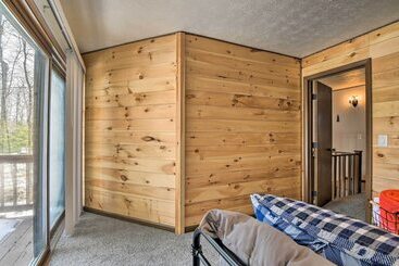 بيت ريفى Tobyhanna Cabin W/ Deck, Community Pool & Golf!