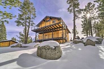 Secluded Mountain Cabin: Sweeping Lake Tahoe Views