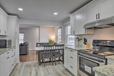 Serene Buffalo Dwelling W/ Backyard Bbq Patio