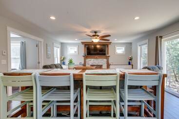 Stunning Wells Home W/ Fire Pit & Porch!