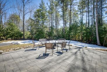 Stunning Wells Home W/ Fire Pit & Porch!