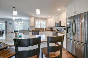 Stunning Wells Home W/ Fire Pit & Porch!