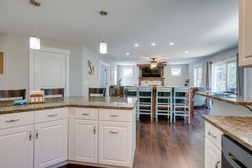 Stunning Wells Home W/ Fire Pit & Porch!
