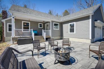 Stunning Wells Home W/ Fire Pit & Porch!