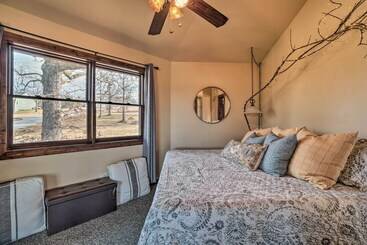 بيت ريفى Sunset Bluff Treehouse : On Bull Shoals Lake!