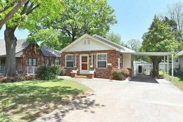 Welcoming Tulsa Home ~ 1 Mi To Expo Center!