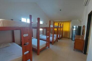 Hostel Punta Sam