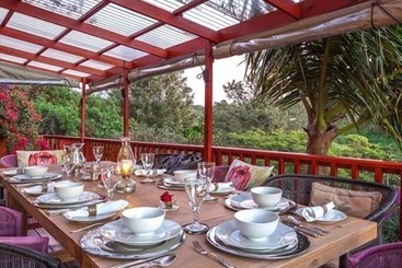 צימר The Loerie Hide