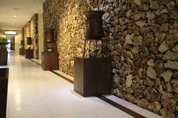Estrella Hotel & Conference