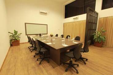 Estrella Hotel & Conference