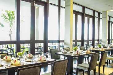 Estrella Hotel & Conference