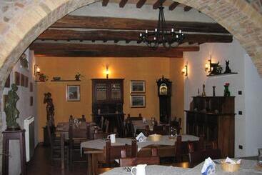 هتل Agriturismo Podere Del Vescovo