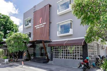 هتل Collection O Airport Kuta Bali
