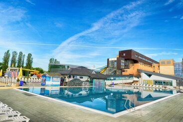 هتل Aquacity Riverside