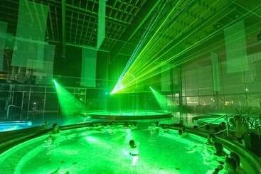 هتل Aquacity Seasons