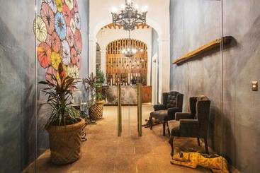 هتل Boutique Casa Altamira