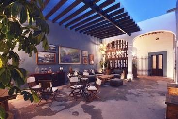 هتل Boutique Casa Altamira